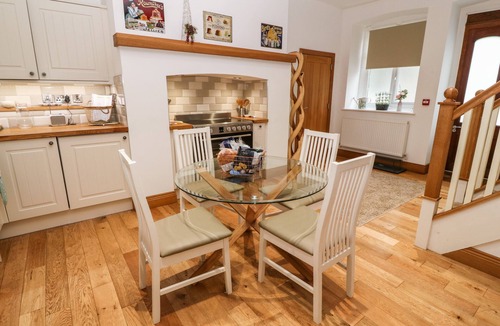 Menai Bridge Cottage | ON THE STRAITS, family friendly, with a garden in Menai Bridge