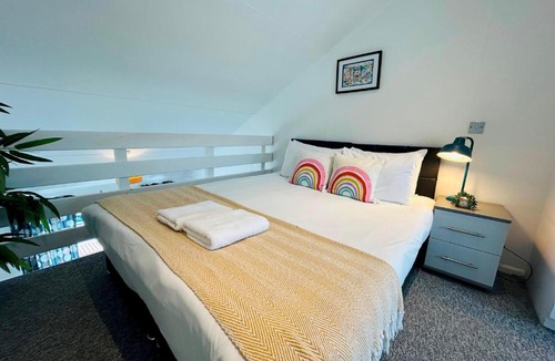 Seafront Apartment | On the Water 3 A One-of-a-Kind Stay Free Parking By My Getaways