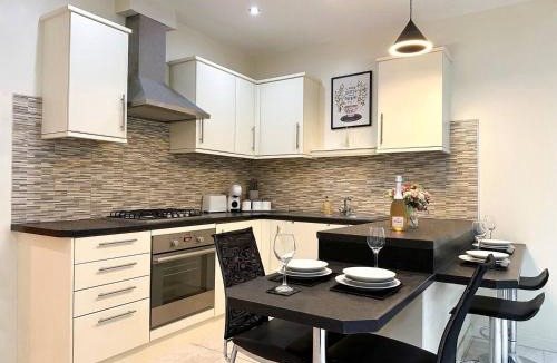 Maerdy House | On Trend 3 Bedroom Home In Maerdy near Attractions