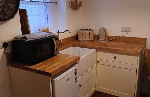 Carrickfergus House | One-Bedroom House Seashells