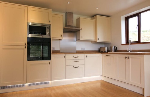 St Teath Cottage | Owls Roost modern barn conversion. 2 en suites.Nr Tintagel, Padstow,Bude &beach.