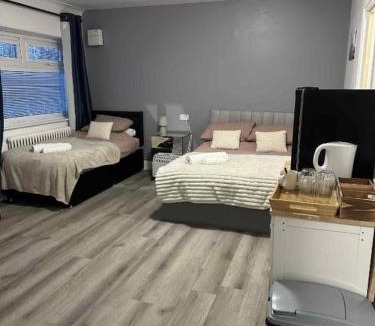 Princetown Bed & Breakfast | OYO Prince of Wales Country Hotel