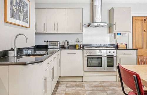 Richmond-upon-Thames Ski Chalet | Palace Gate, Hampton Court