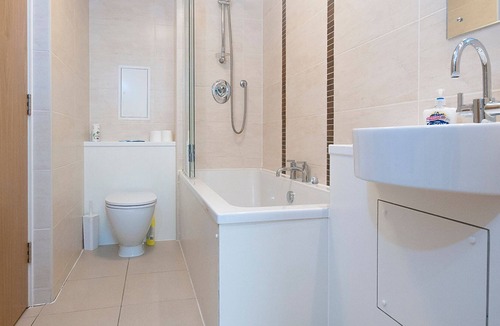 Cardiff City Centre Apartment | Pass the Keys | Modern Apartment in the City Centre & by Stadiums