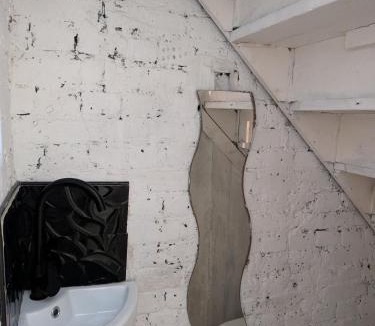 The Lane Apartment | Peckham A Cool and Quirky 2 Bed taste of London