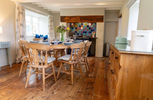 Saint Gennys Cottage | Penrose Cottage - a cottage that sleeps 8 adults + 2 children in 5 bedrooms