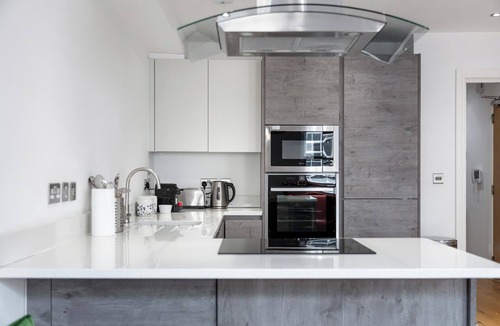 Bishop's Apartment | Penthouse split level next to London Eye Gem with roof terrace and AIR-CON