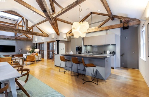 South Bank House | Pepys House: A Modern Touch of History