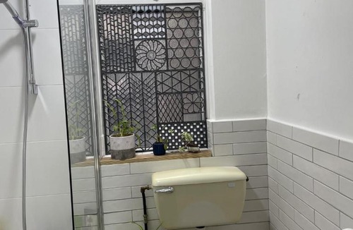 Chiswick Riverside Apartment | Pet Friendly 1Bed Studio with Free Parking
