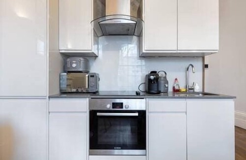 St. Pancras Apartment | Pet-Friendly Flat near King's Cross