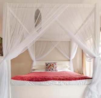 Glastonbury House | Pheonix Cottage on Glastonbury Tor