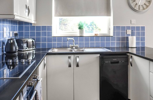 Pendine Apartment | Picked for its superb sea views and walking distance to the beach.