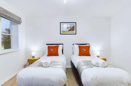 Cheltenham House | Pinewood Walk by Signature Stays - Parking - Townhouse