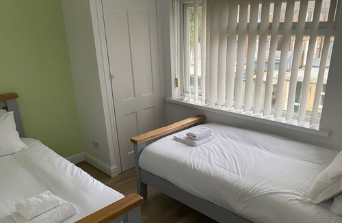 Risca House | Pontymister Retreat