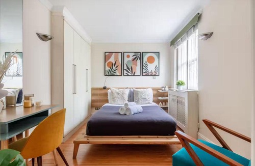 Campden Apartment | Portobello Charm - Stylish 1BR - Heart of Iconic Notting Hill