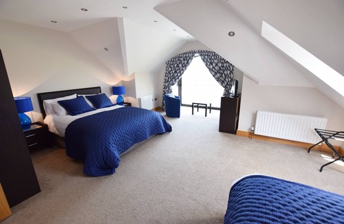 Portrush House | Portrush Golf House: Stunning 5 double bed house opposite Royal Portrush GC