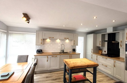 Troutbeck Bridge Cabin | Potters Lodge - a holiday lodge that sleeps 6 guests in 3 bedrooms