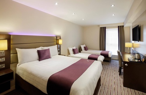Waunlwyd Hotel | Premier Inn Ebbw Vale