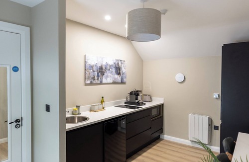 Westport Apartment | Premium Studio Apt | Self check-in + Town Centre