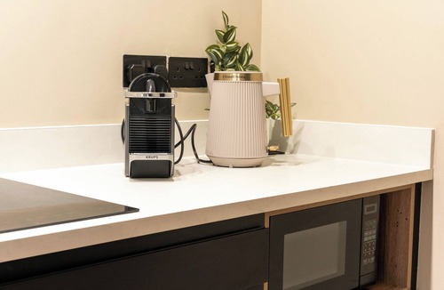 Westport Apartment | Premium Studio Apt | Self check-in + Town Centre