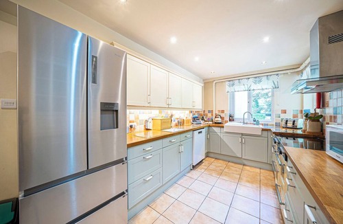 New Forest District Cottage | PRIMROSE SPINNEY, pet friendly, character holiday cottage in Ringwood