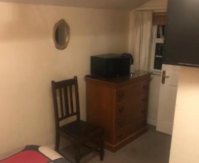 Clontarf House | Private comfortable bedroom with ensuite