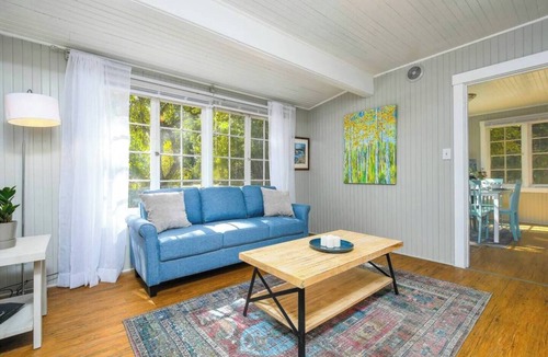 Old Evergreen Highway Cottage | Private cottage among trees - close to everything