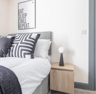 Bogside Apartment | Private Double Rooms by Travel Lets Short Term Rental Agency In Derry City Centre