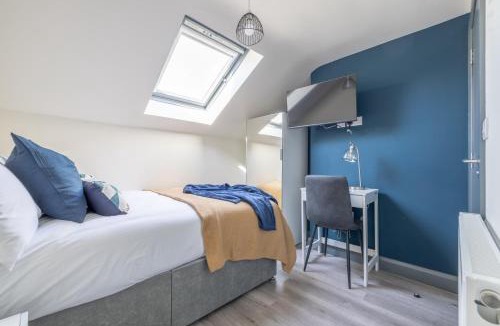 Bogside Apartment | Private Double Rooms by Travel Lets Short Term Rental Agency In Derry City Centre