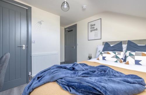 Bogside Apartment | Private Double Rooms by Travel Lets Short Term Rental Agency In Derry City Centre