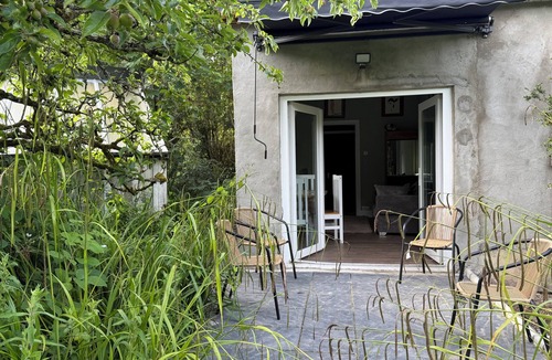 Parteen Apartment | Private family Garden Studio on Historic Shannon Estate