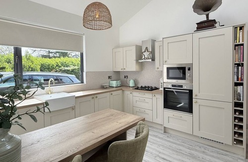Roscoe Cottage | Property 525 - Galway - sleeps 4 guests in 2 bedrooms