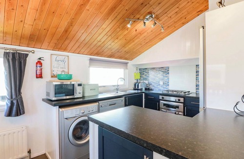 Southerness Cottage | QUEENSWAY QW1, country holiday cottage, with a garden in Southerness