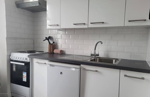 Cork Apartment | Quiet 1Br Retreat- Fast Internet- Walk-In Shower
