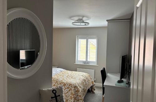 Ford House | Quiet double bedroom