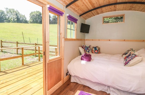 Abergavenny Cottage | Railway Carriage