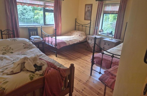 Dundalk House | Rainbow Cottage Glenmore