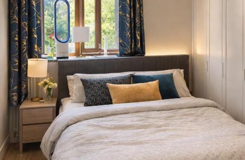 Farnborough and Crofton House | Read Oak Lodge - Free Parking - Over 100 Top Rating - Near PRUH - Orpington - 20 Mins from London Bridge