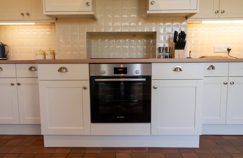 New Forest District House | Red House - Private Bathroom