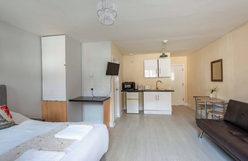 London Borough of Bromley Apartment | *REDUCED RATES* Greater London Private Studio 1 - 20 Mins to London Bridge