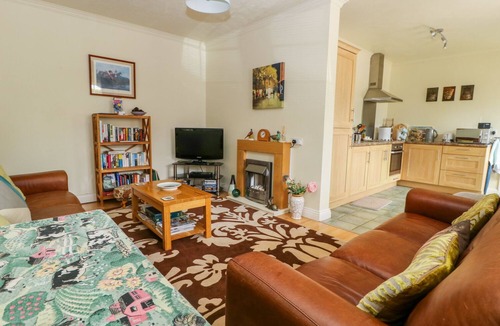 Burythorpe Cottage | RICHMOND COTTAGE, with a garden in Malton