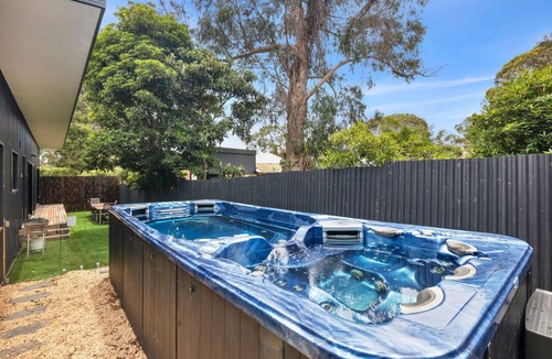 Anglesea House | Riverside Escape