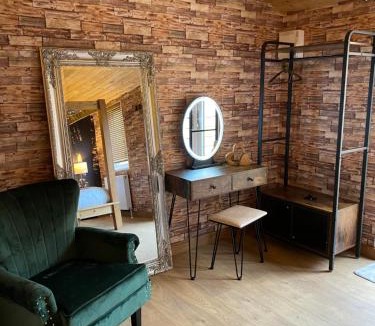 Storwood House | Roe Lodge at Owlet Hideaway - with Hot Tub, Near York