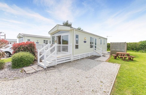 Looe House | Sandy Pebble Deluxe (Pet)