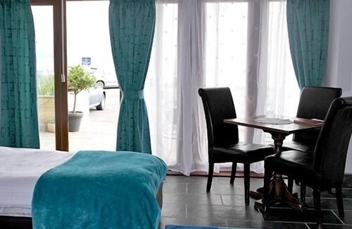West Looe Bed & Breakfast | Sawyers Bed and Breakfast