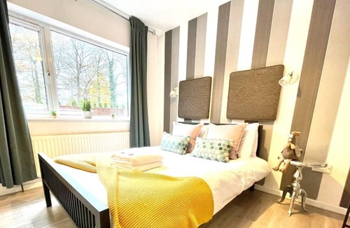 Cambridge Apartment | Serene Cozy 1-Bedroom House|Private PARKING|Garden