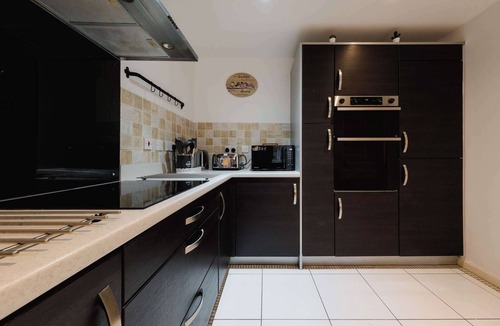 Horfield House | Sevastopol Four Bedroom House near Gloucester Road