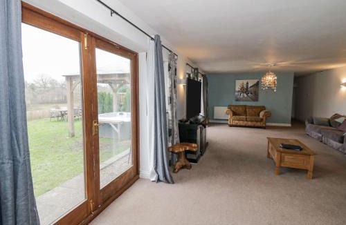 Shatterford House | Shatterford Lakes