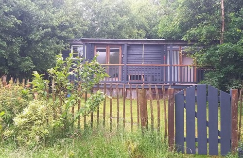 Ardnatrush Cabin | Sheperd's Hut, Sleeps 2 with Hot Tub and Garden