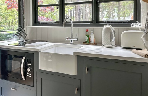 Harrogate Cottage | Shepherds Hut - UK52010
